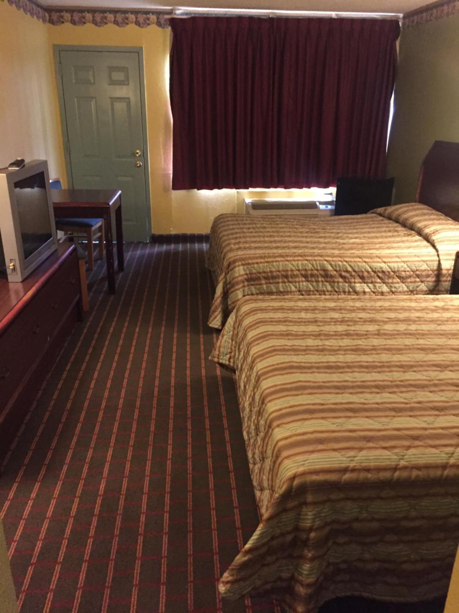 Budget Double Room Smoking