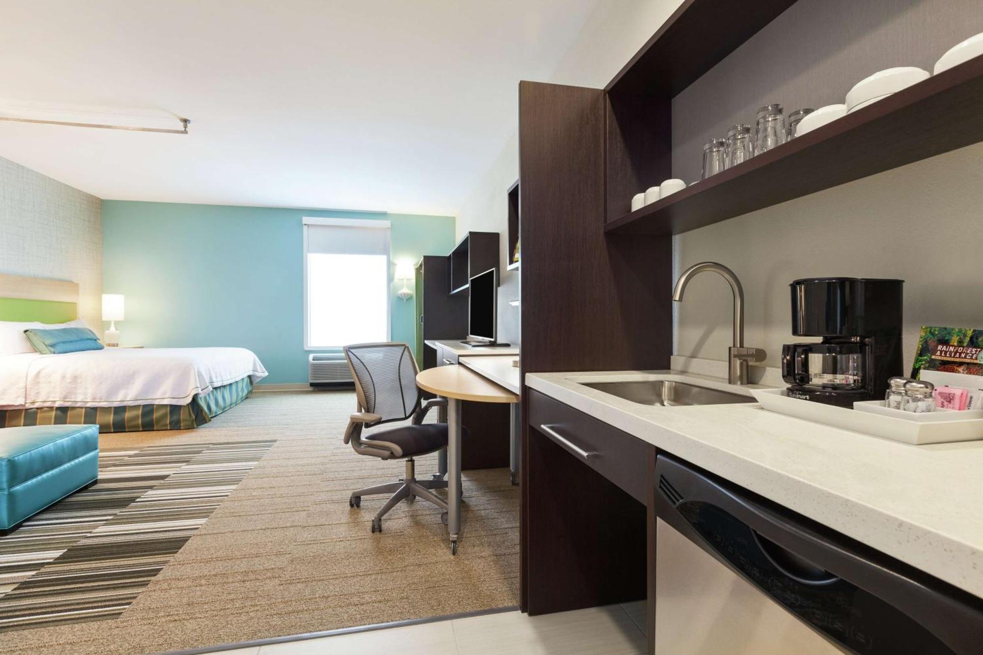 One-Bedroom King Suite - Non-Smoking