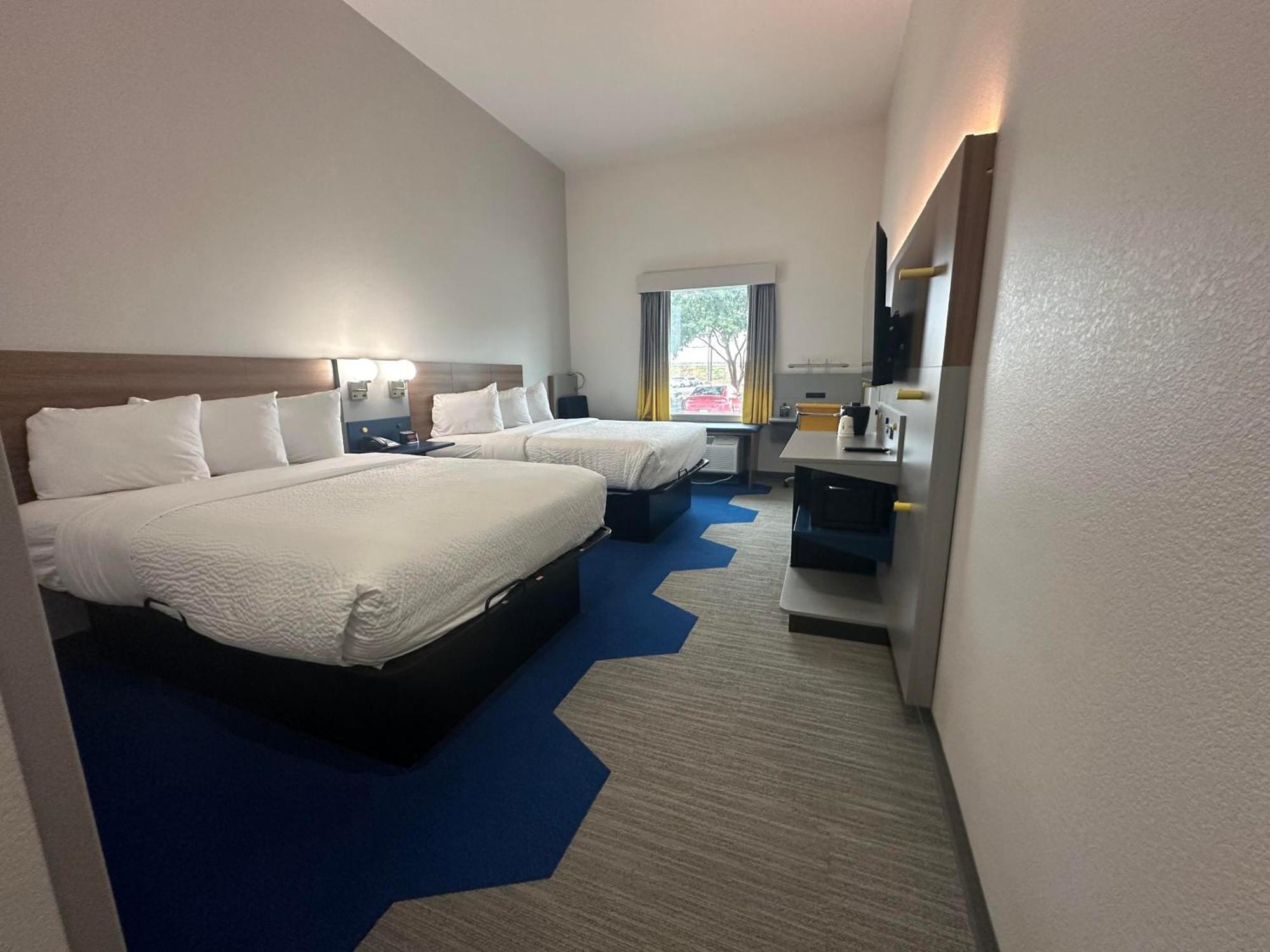 Queen Room with Two Queen Beds - Non-Smoking