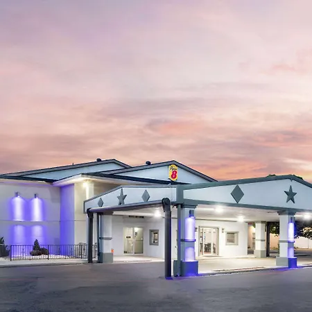 Super 8 By Wyndham Amarillo Central Tx-3